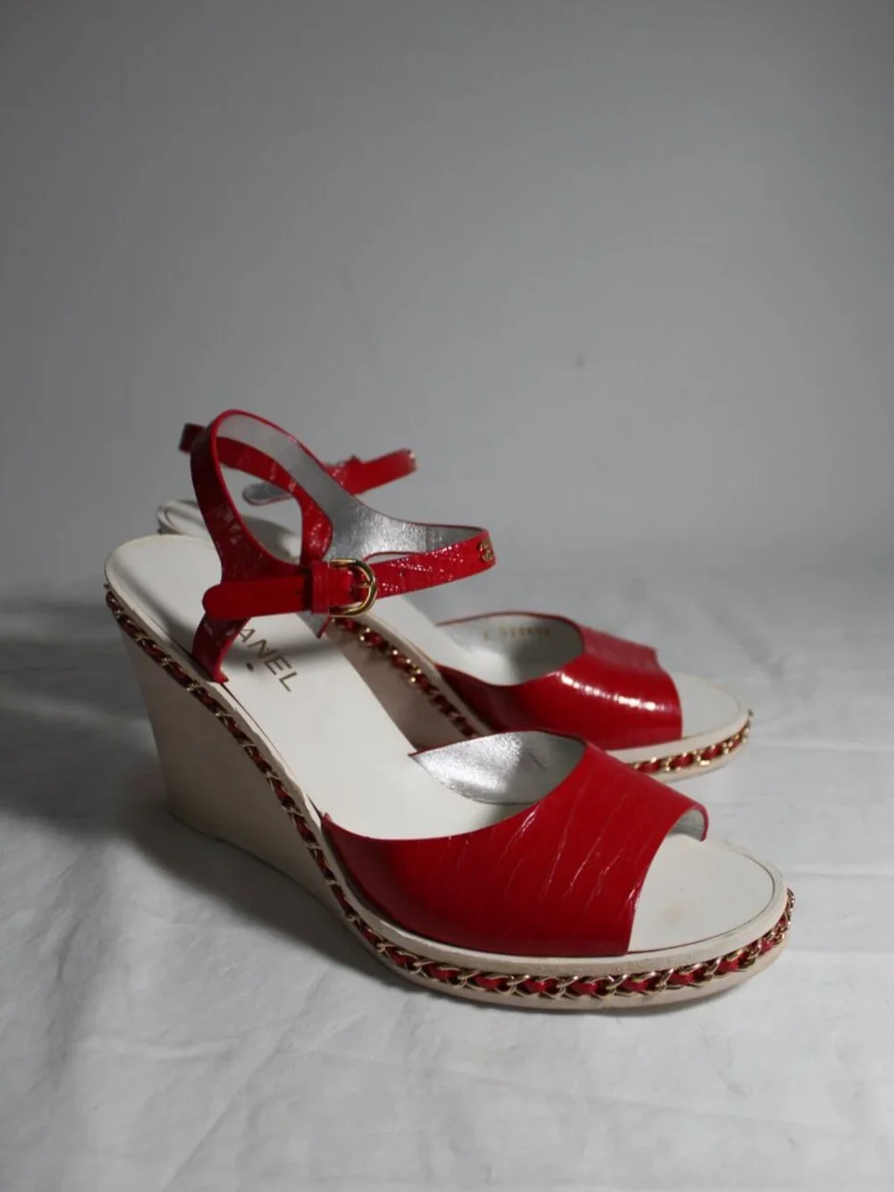 Chanel Red Croc Embossed Leather Wedge Chain Detail Ankle Strap CC Sandals 40